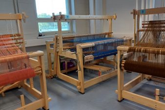 värillisiä kalalankaloimia