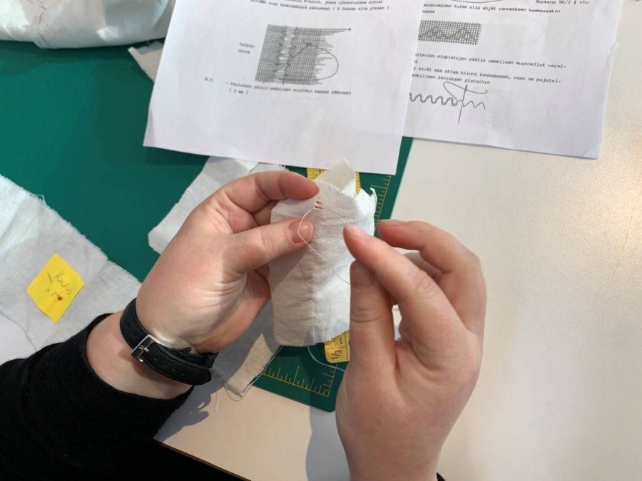 Nurmijärven paidan kapeat rannekkeet