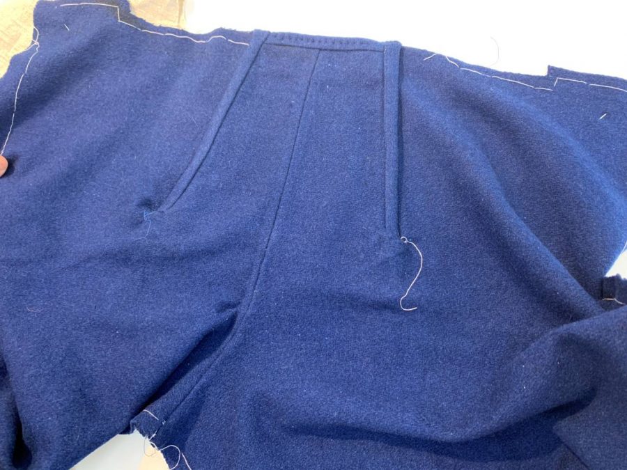 Helsingin pitäjän miehen sarkaiset polvihousut